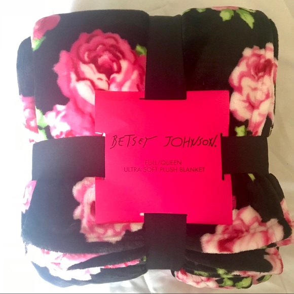 Betsey Johnson Pink Rose Black Plush Blanket Queen - Picture 5 of 6